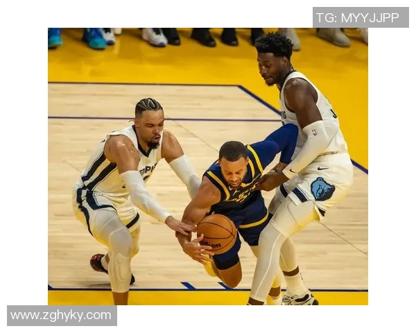 勇士创历史73胜纪录对决灰熊展现篮球巅峰对抗魅力 勇士创历史73胜纪录对决灰熊展现篮球巅峰对抗魅力